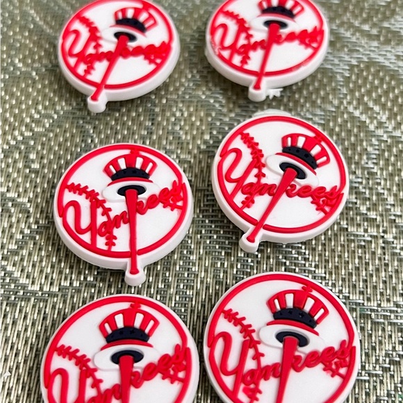 Crocs New York Yankees jibbitz. $1.5 each - Picture 1 of 3